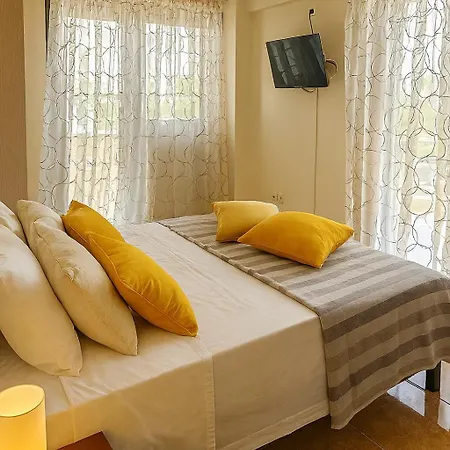 Апартаменты Modern In The Heart Of With Private Balconies