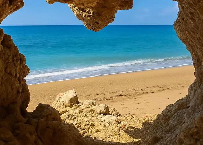 Modern In The Heart Of With Private Balconies شقة